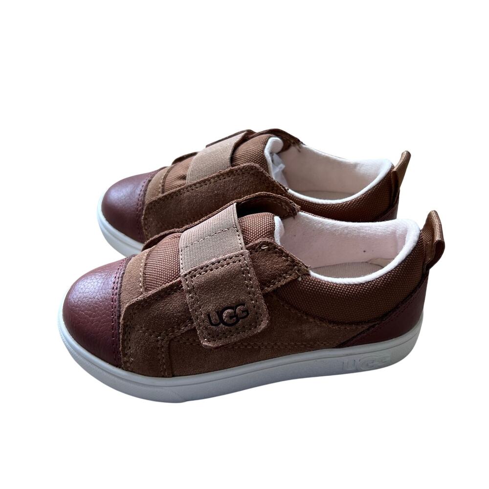 UGG Rennon Low sneakers Toddler Size: 9 in a chestnut suede